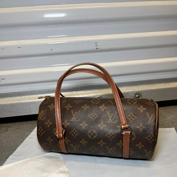 LV Monogram papillon 26 Handbag - Picture 1 of 12